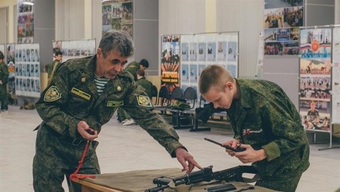 В Республиканском центре спортивной подготовки патриотов и новобранцев «Патриот» начался курс обучения стрельбе из огнестрельного оружия.