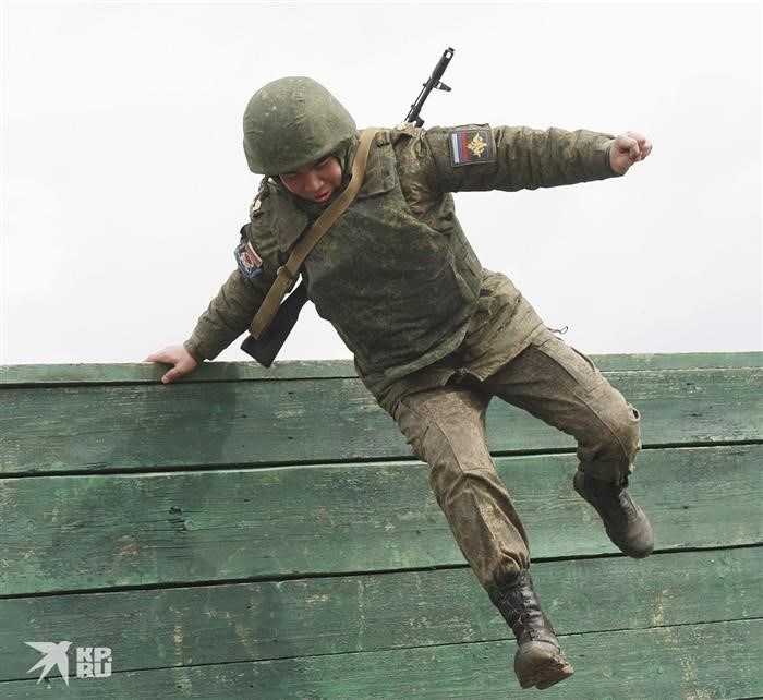 По закону военные сборы не могут продолжаться более двух месяцев.